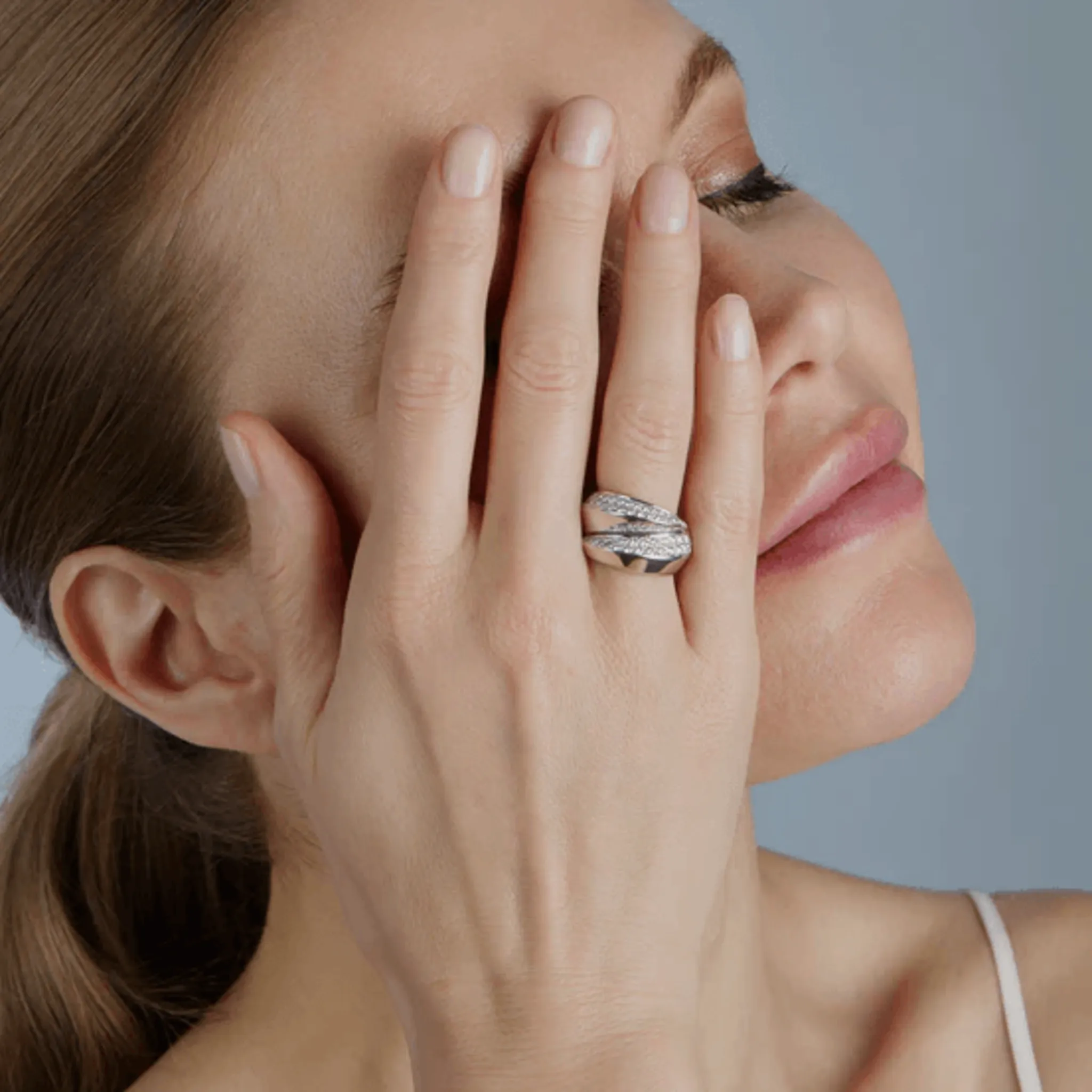 Cartier Paris Post-1980s 18KT White Gold Diamond Panthre Griffe Ring
