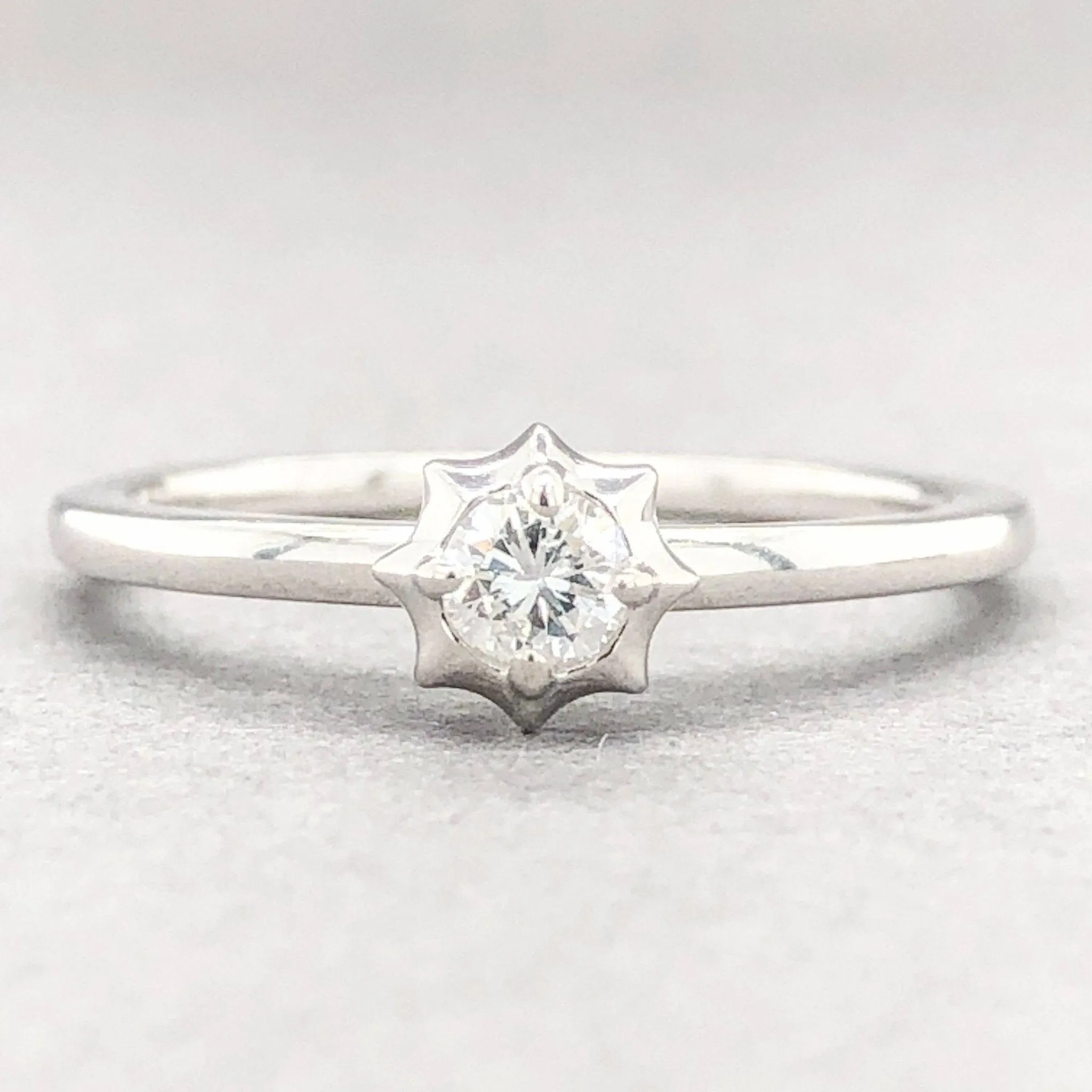 Estate 14K W Gold 0.15ct I/I1 Diamond Starburst Ring