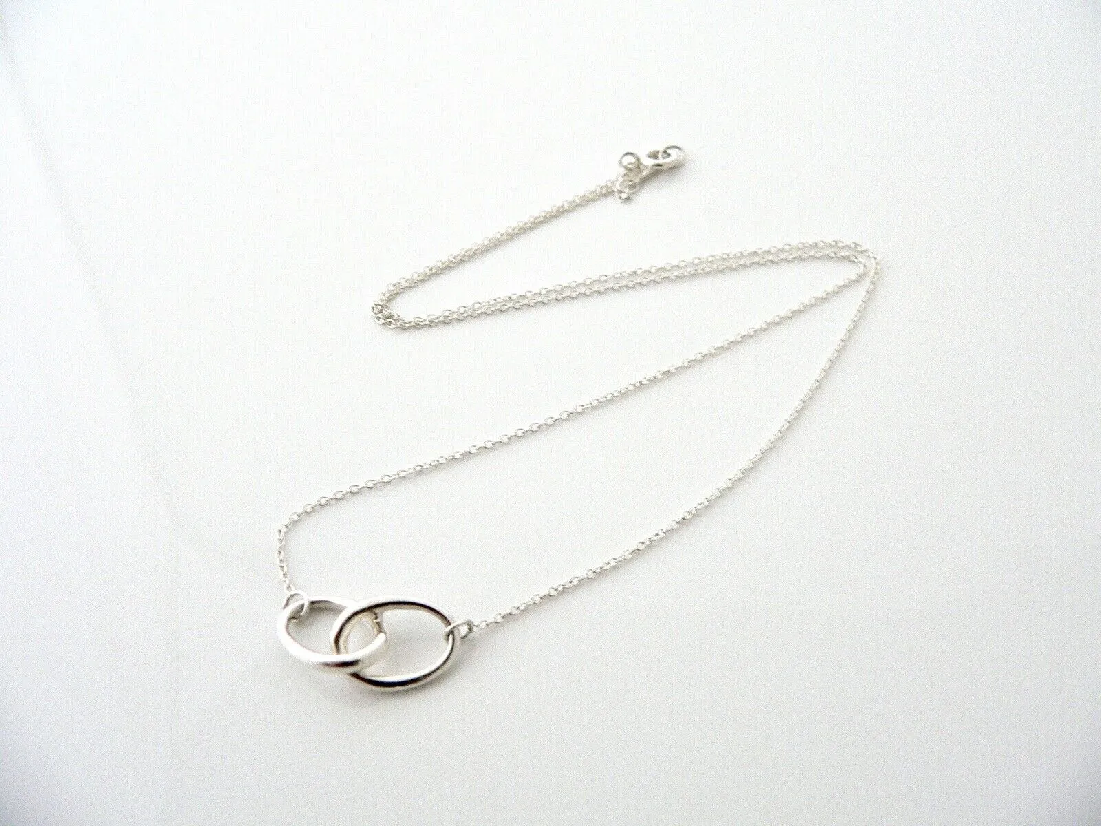 Tiffany & Co Interlocking Ovals Necklace Peretti Pendant Silver Gift Love Knot